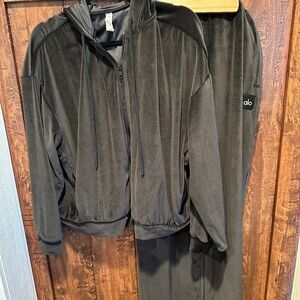 Alo yoga velour set